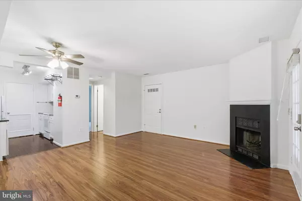 2586-E S ARLINGTON MILL DR #E, Arlington, VA 22206