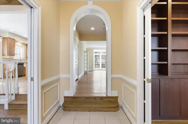 16 MAPLEWOOD PARK CT, Bethesda, MD 20814