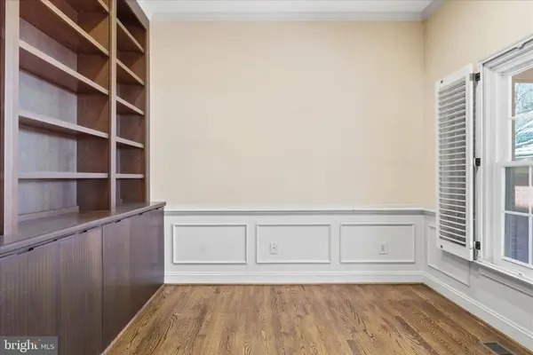 16 MAPLEWOOD PARK CT, Bethesda, MD 20814