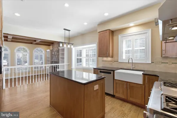 16 MAPLEWOOD PARK CT, Bethesda, MD 20814