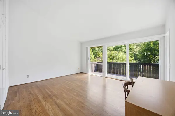 9 WATCHWATER WAY, Rockville, MD 20850