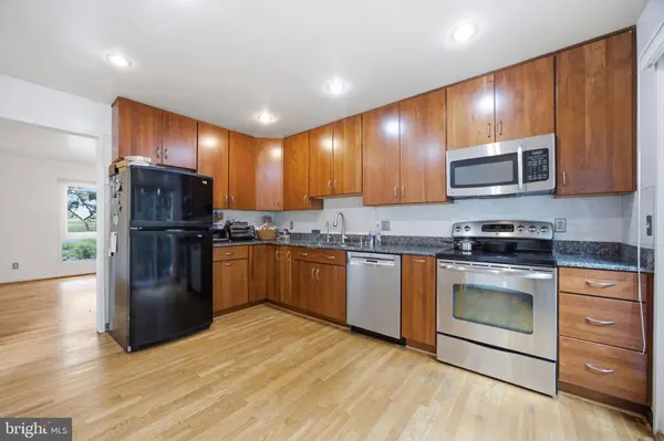 9 WATCHWATER WAY, Rockville, MD 20850