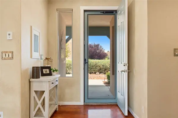 5 Ocotillo PL, Santa Fe, NM 87508