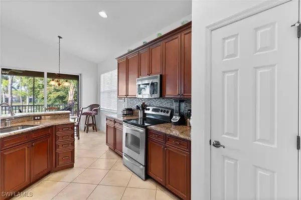6693 Alden Woods CIR #202, Naples, FL 34113