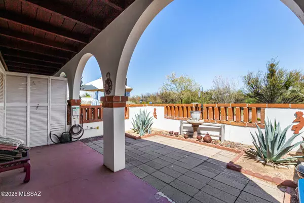 290 S Paseo Aguila #UNIT C, Green Valley, AZ 85614