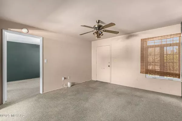 290 S Paseo Aguila #UNIT C, Green Valley, AZ 85614