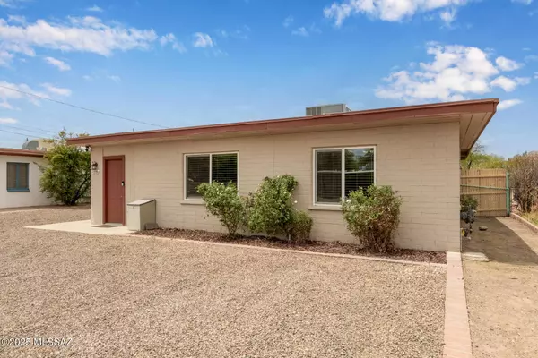 1239 N Beverly Avenue, Tucson, AZ 85712