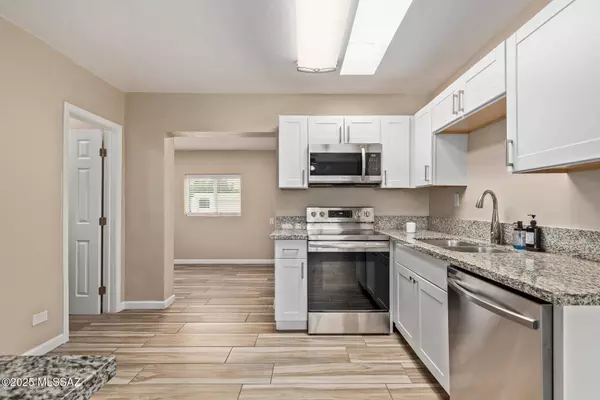 1239 N Beverly Avenue, Tucson, AZ 85712