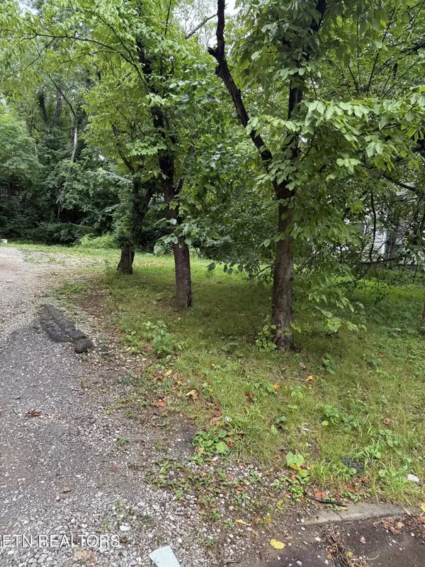 4216 Mccalla Ave, Knoxville, TN 37914