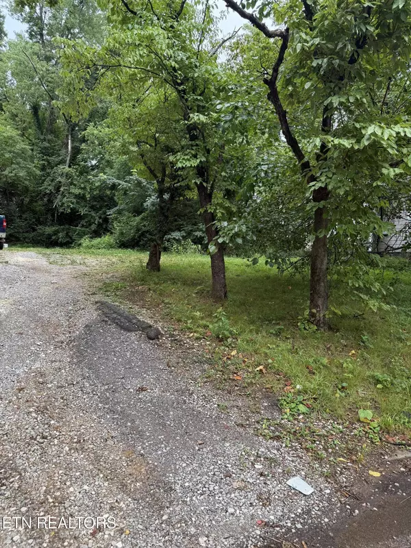 4216 Mccalla Ave, Knoxville, TN 37914