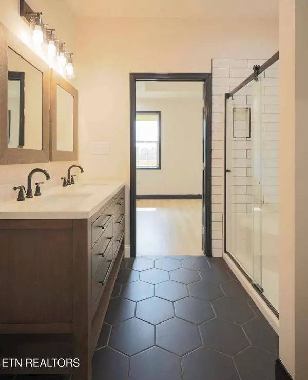 3944 Seahorn Ave, Knoxville, TN 37914