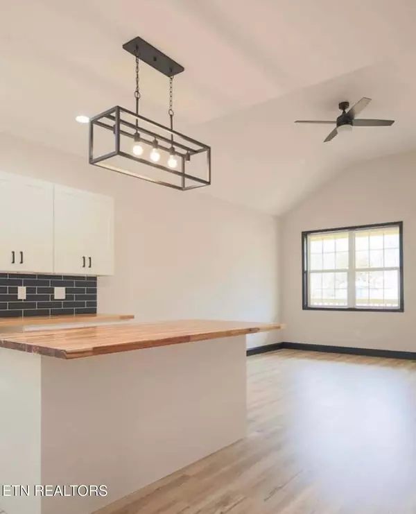 3944 Seahorn Ave, Knoxville, TN 37914