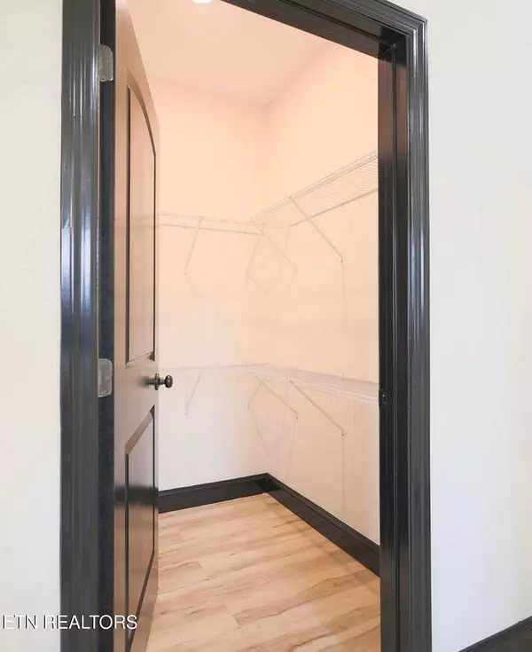 3944 Seahorn Ave, Knoxville, TN 37914