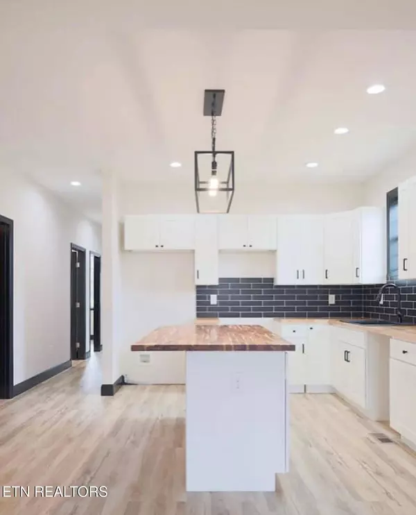 3944 Seahorn Ave, Knoxville, TN 37914