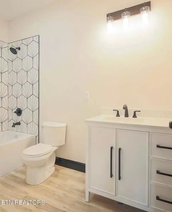 3944 Seahorn Ave, Knoxville, TN 37914