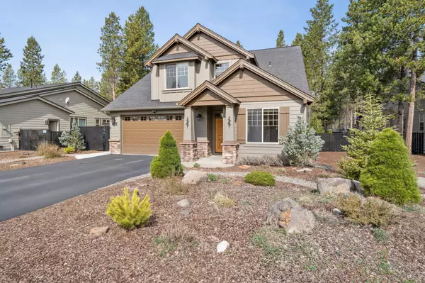 feature image of Live Elevated in Crescent Creek: Spacious &amp; Stylish Pahlisch Home in La Pine, Oregon