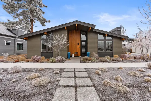 feature image of Living in Discovery West Bend Oregon: A Featured Single-Level Home in One of Bend’s Most Desirable Neighborhoods