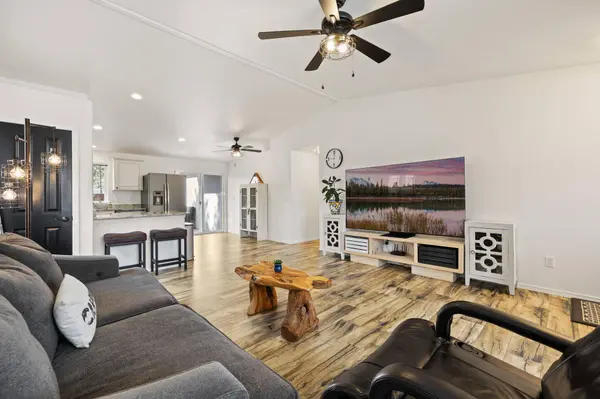 16491 Betty DR, La Pine, OR 97739