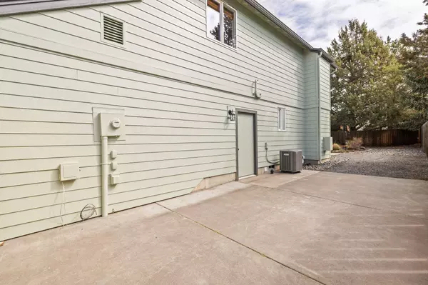 1288 Providence DR, Bend, OR 97701