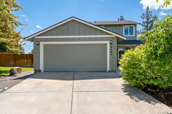 2490 Cascade Mountain AVE, Redmond, OR 97756