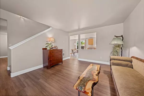 2490 Cascade Mountain AVE, Redmond, OR 97756