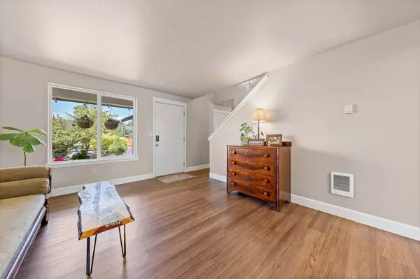 2490 Cascade Mountain AVE, Redmond, OR 97756