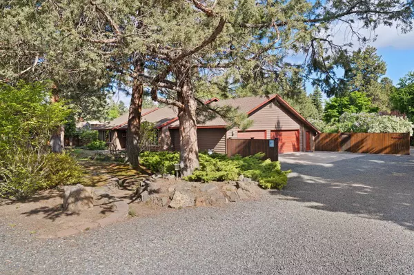 21034 Woodhaven AVE, Bend, OR 97702