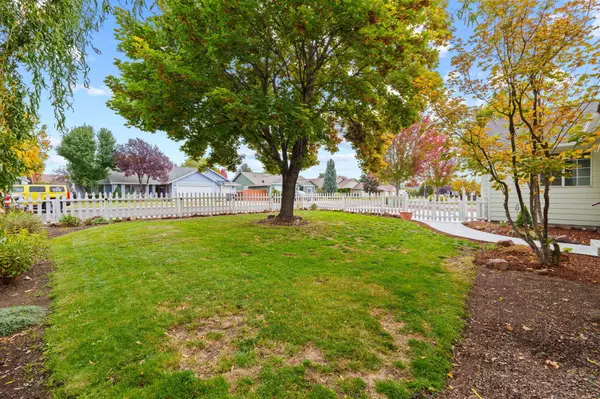 2723 15th ST, Redmond, OR 97756