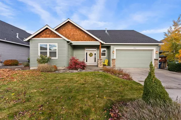 1981 Larch AVE, Redmond, OR 97756