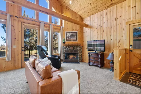 1640 Cinnamon Teal DR, Redmond, OR 97756