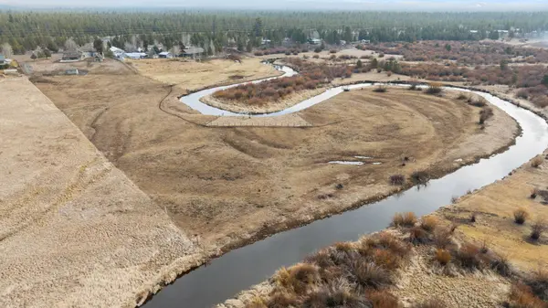 52975 Riverview DR, La Pine, OR 97739