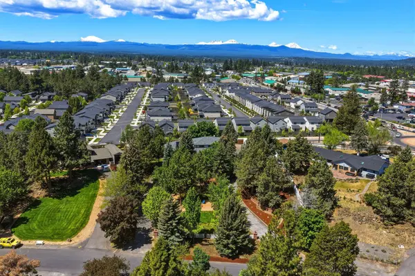 61573 Lake DR, Bend, OR 97702