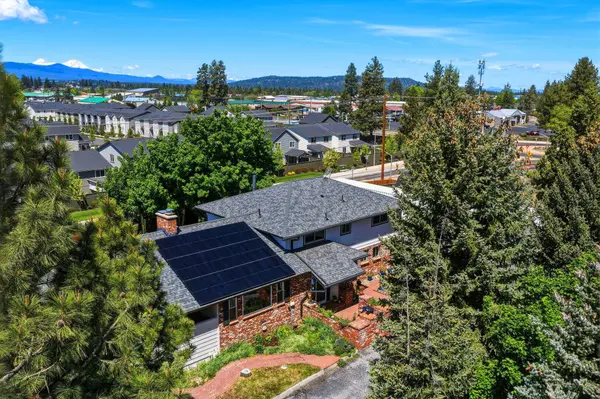 61573 Lake DR, Bend, OR 97702