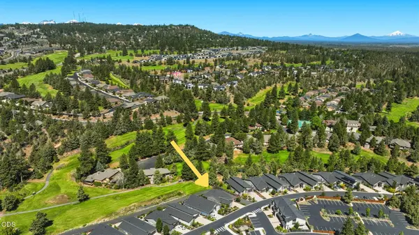 2627 Rippling River CT, Bend, OR 97703
