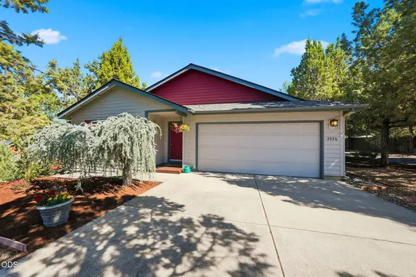 2058 Hollow Tree LN, Bend, OR 97701