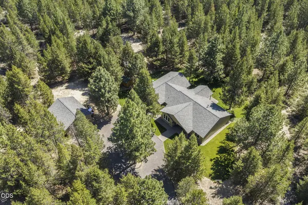 147853 Mabel DR, La Pine, OR 97739