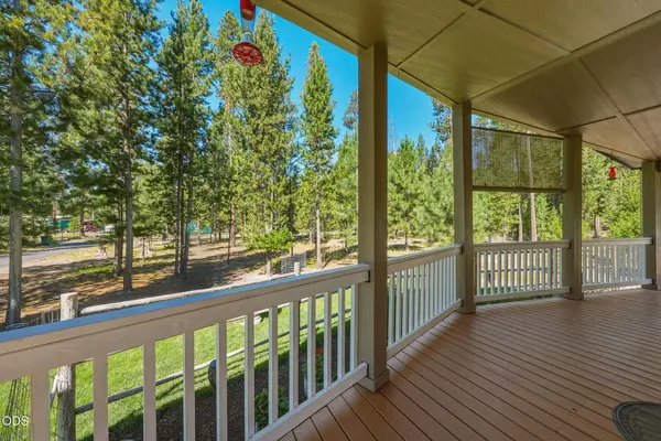 51646 Pine Loop DR, La Pine, OR 97739