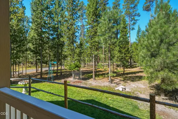 51646 Pine Loop DR, La Pine, OR 97739