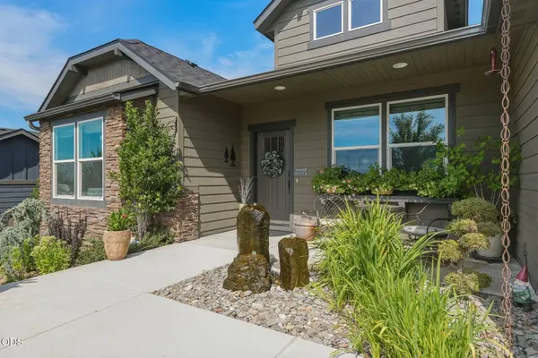2440 43rd PL, Redmond, OR 97756