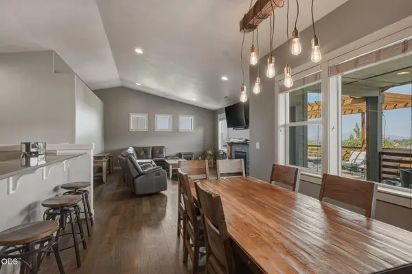 2440 43rd PL, Redmond, OR 97756