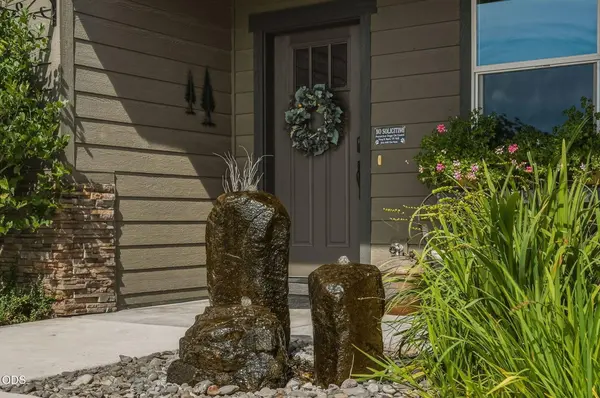 2440 43rd PL, Redmond, OR 97756