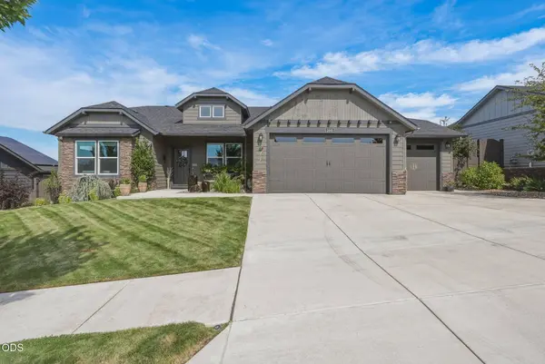 2440 43rd PL, Redmond, OR 97756