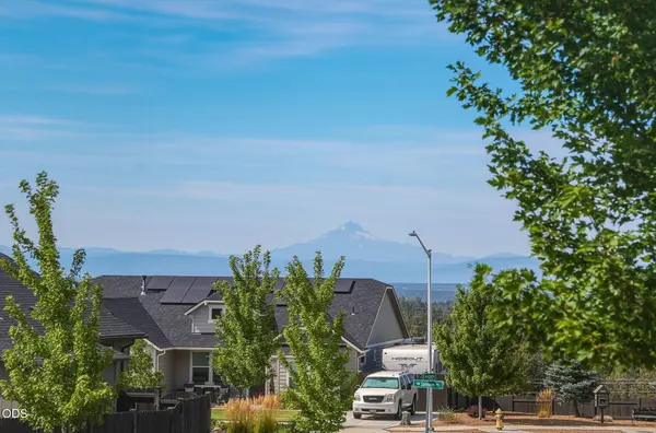 2440 43rd PL, Redmond, OR 97756