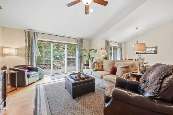 1267 Austin CT, Bend, OR 97703