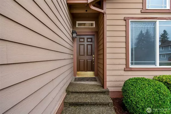 19315 76th PL NE, Kenmore, WA 98028