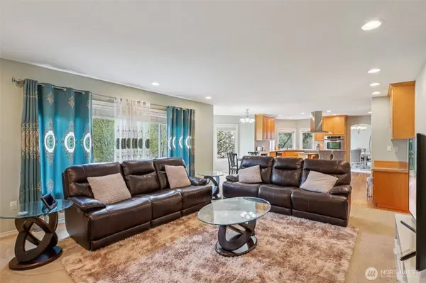 12612 SE 261st ST, Kent, WA 98030