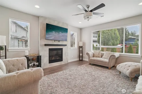 22745 SE 265th PL, Maple Valley, WA 98038