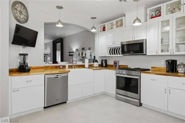 8648 Deering Bay DR, Las Vegas, NV 89131