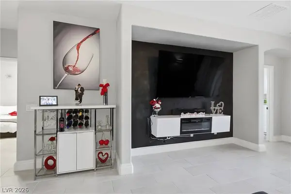 8648 Deering Bay DR, Las Vegas, NV 89131