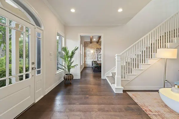 6216 Northern Dancer DR, Austin, TX 78746